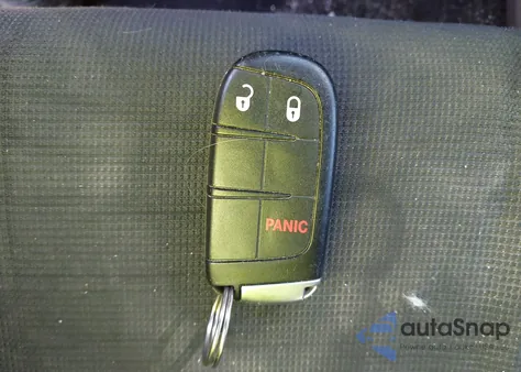 2017 Jeep Grand Cherokee Laredo 4X4 z USA, uszkodzony, nr VIN 1C4RJFAG9HC834538